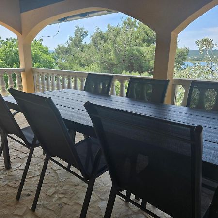 Villa Punta Blava - Beach Front, Ideal For Family Vacation With Kids, Large Terraces With Sea View, Internet, Netflix, No Pets Allowed Obrovac Exterior foto