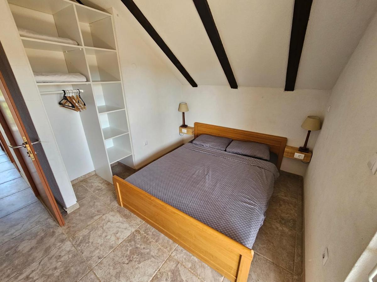 Villa Punta Blava - Beach Front, Ideal For Family Vacation With Kids, Large Terraces With Sea View, Internet, Netflix, No Pets Allowed Obrovac Exterior foto
