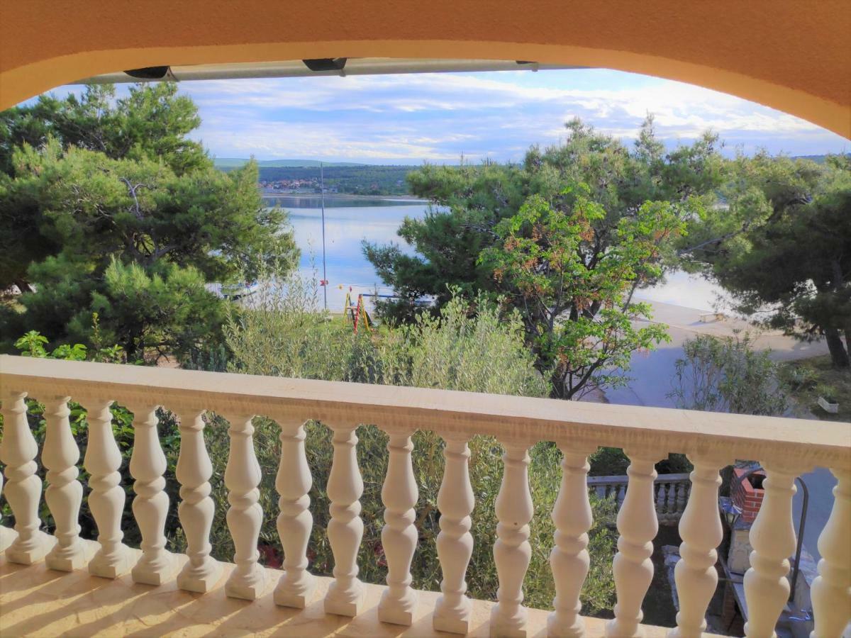 Villa Punta Blava - Beach Front, Ideal For Family Vacation With Kids, Large Terraces With Sea View, Internet, Netflix, No Pets Allowed Obrovac Exterior foto