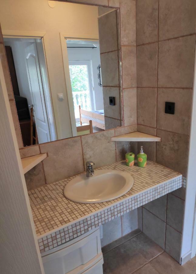 Villa Punta Blava - Beach Front, Ideal For Family Vacation With Kids, Large Terraces With Sea View, Internet, Netflix, No Pets Allowed Obrovac Exterior foto
