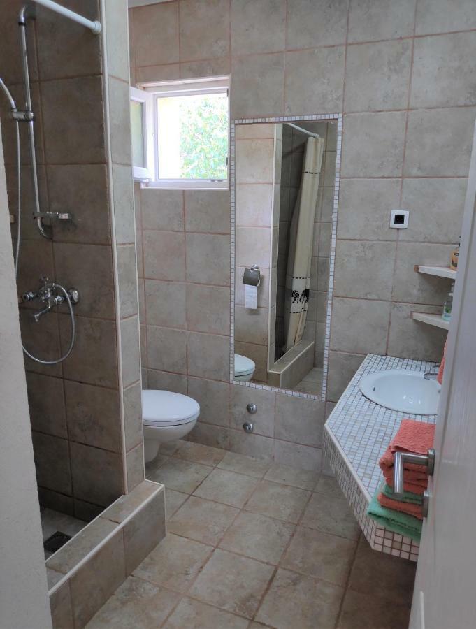 Villa Punta Blava - Beach Front, Ideal For Family Vacation With Kids, Large Terraces With Sea View, Internet, Netflix, No Pets Allowed Obrovac Exterior foto