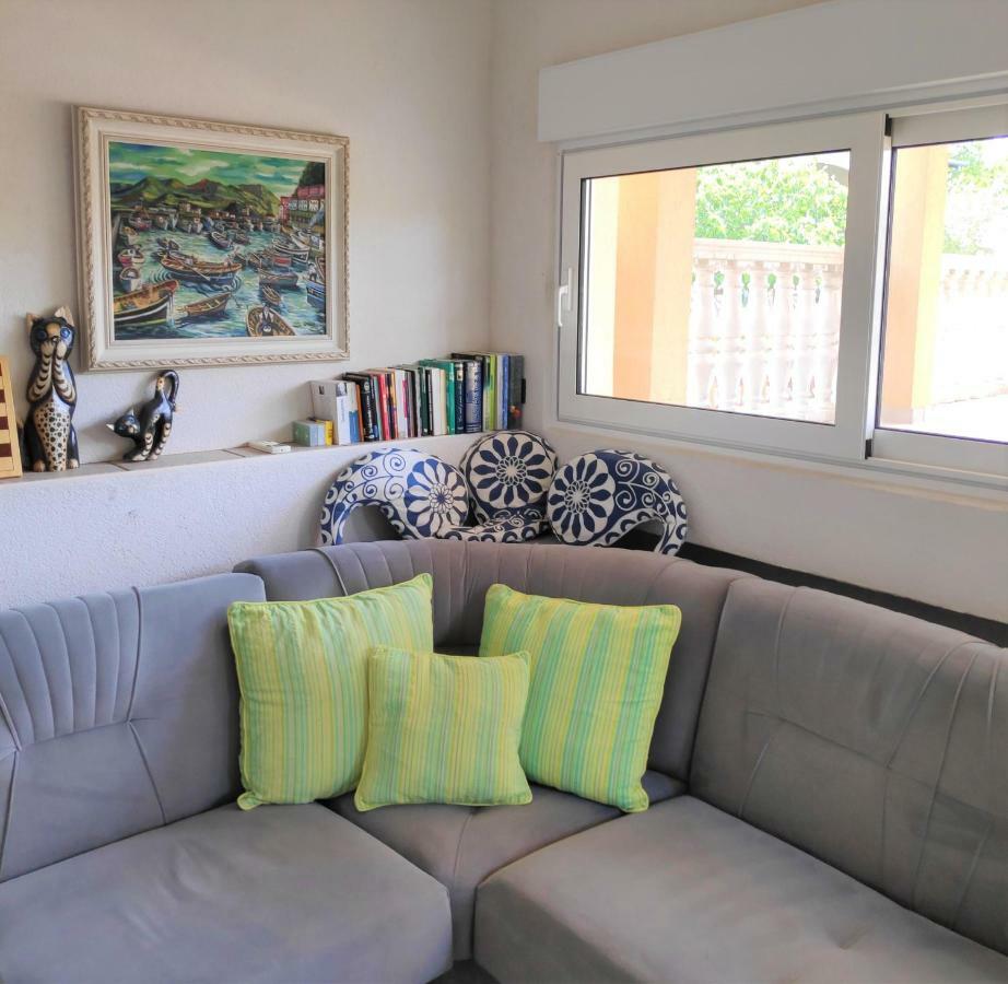Villa Punta Blava - Beach Front, Ideal For Family Vacation With Kids, Large Terraces With Sea View, Internet, Netflix, No Pets Allowed Obrovac Exterior foto