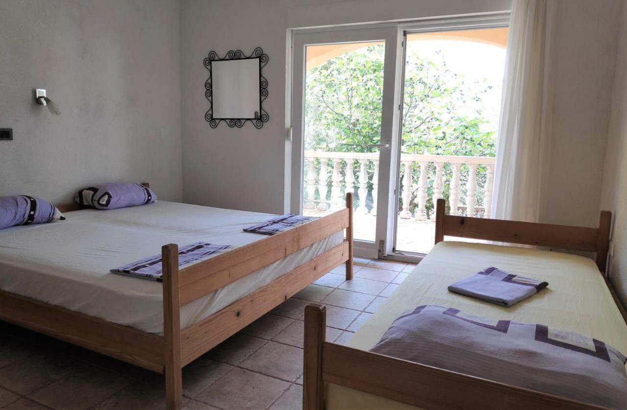 Villa Punta Blava - Beach Front, Ideal For Family Vacation With Kids, Large Terraces With Sea View, Internet, Netflix, No Pets Allowed Obrovac Exterior foto