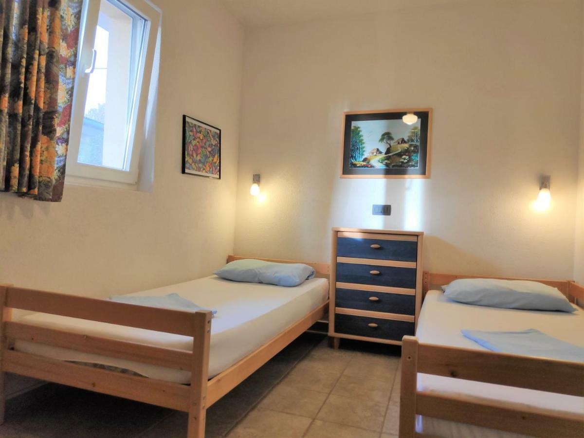 Villa Punta Blava - Beach Front, Ideal For Family Vacation With Kids, Large Terraces With Sea View, Internet, Netflix, No Pets Allowed Obrovac Exterior foto
