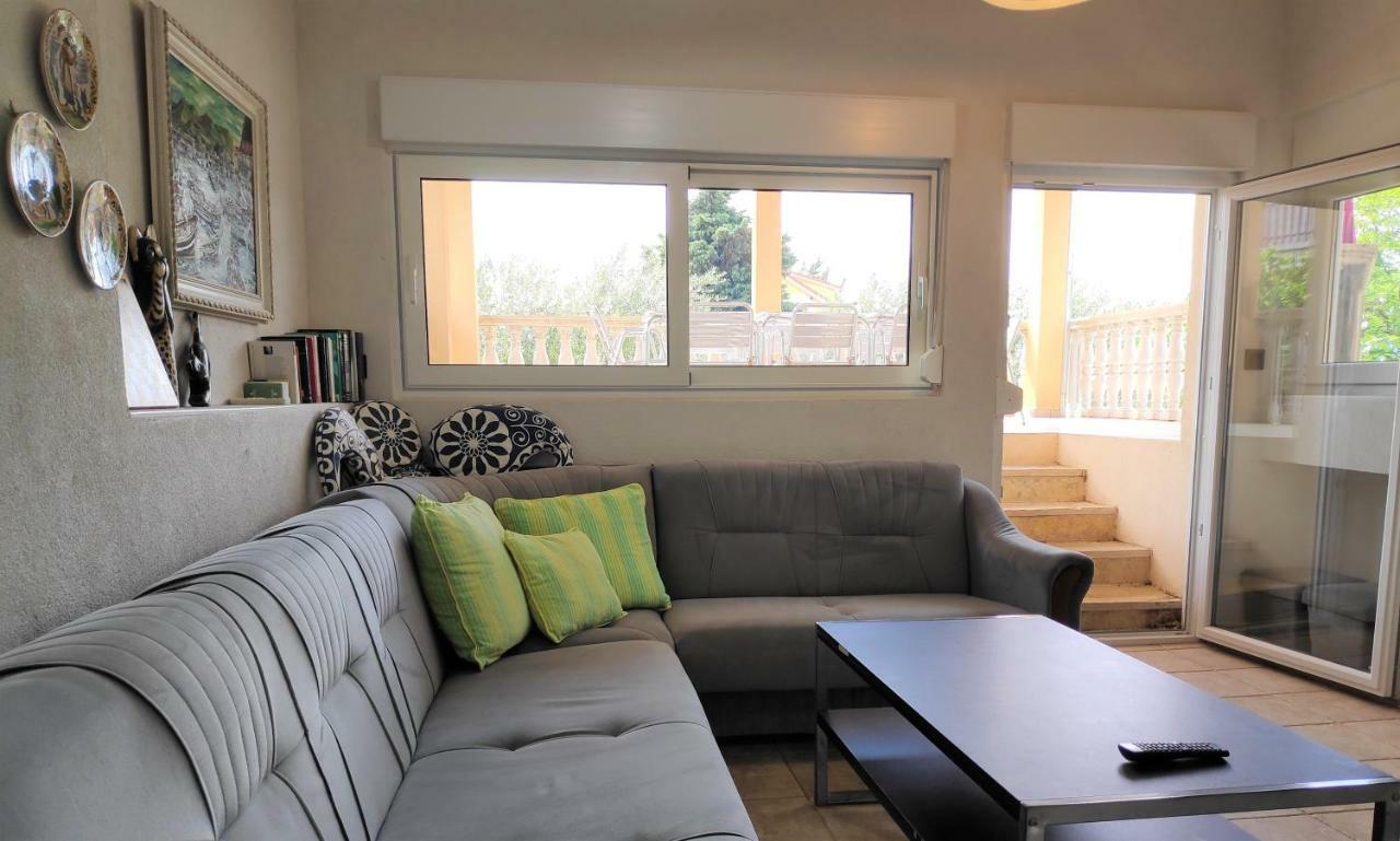 Villa Punta Blava - Beach Front, Ideal For Family Vacation With Kids, Large Terraces With Sea View, Internet, Netflix, No Pets Allowed Obrovac Exterior foto