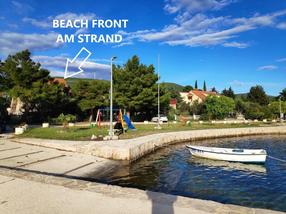 Villa Punta Blava - Beach Front, Ideal For Family Vacation With Kids, Large Terraces With Sea View, Internet, Netflix, No Pets Allowed Obrovac Exterior foto