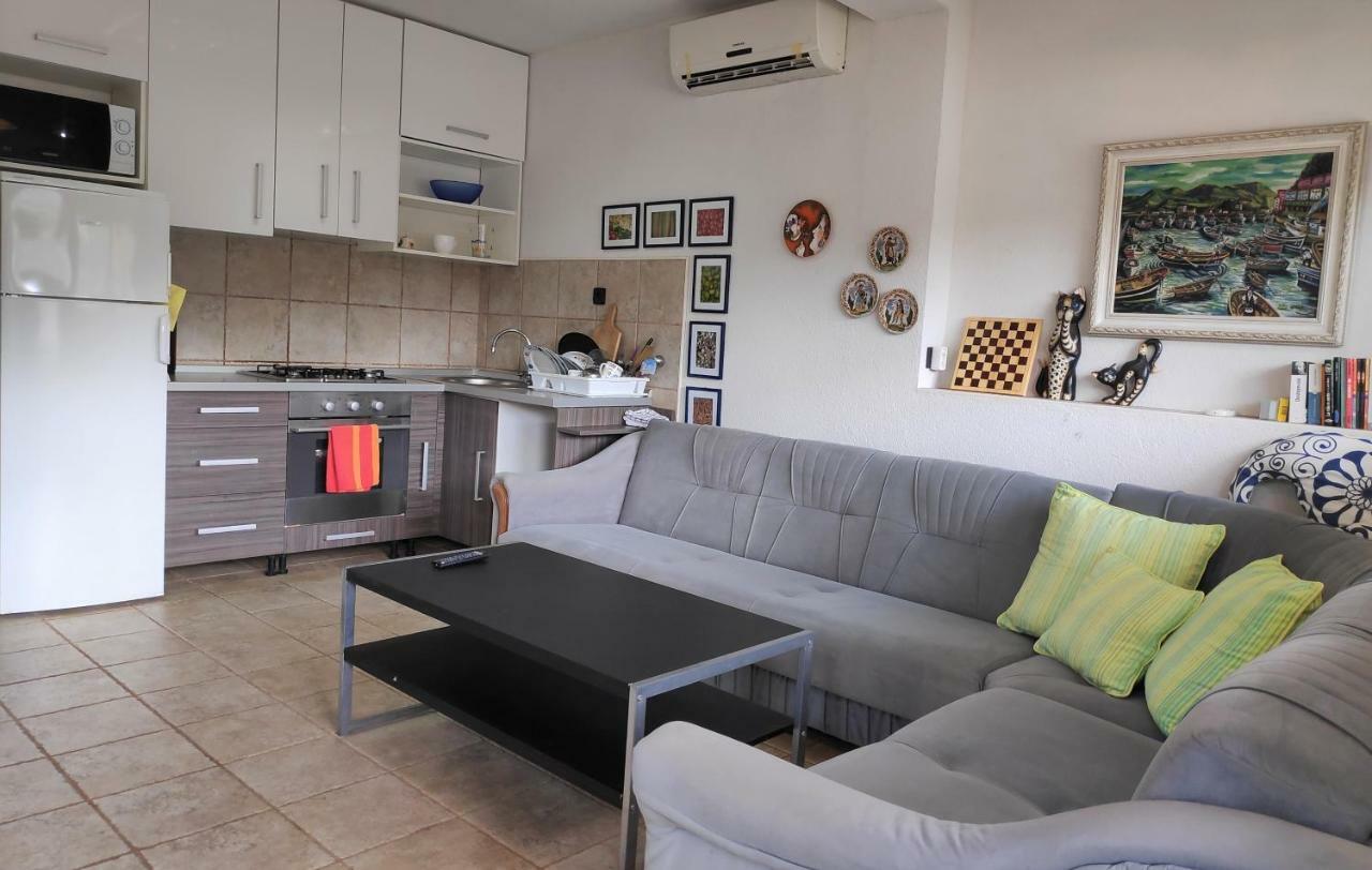 Villa Punta Blava - Beach Front, Ideal For Family Vacation With Kids, Large Terraces With Sea View, Internet, Netflix, No Pets Allowed Obrovac Exterior foto